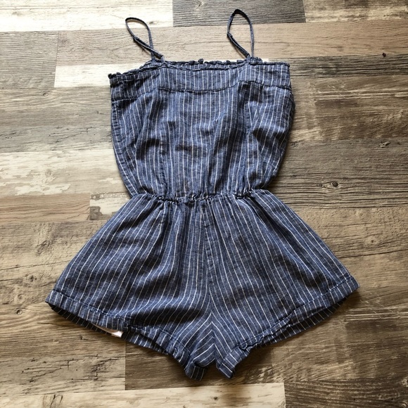 GUC GAP Chambray Pinstripe Linen Romper - Picture 2 of 16